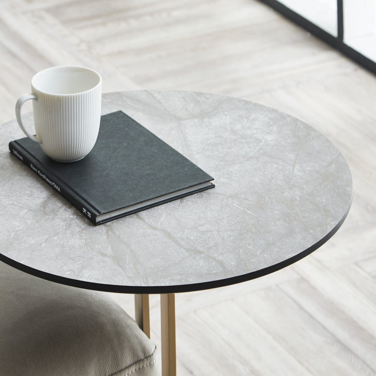 イタレーヌ サイドテーブル ラウンド脚