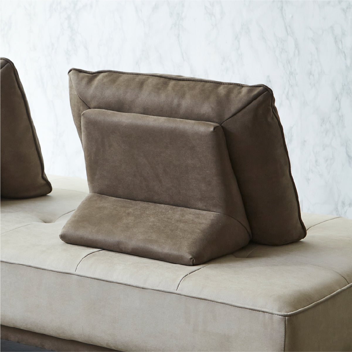 アベンタ 背クッション