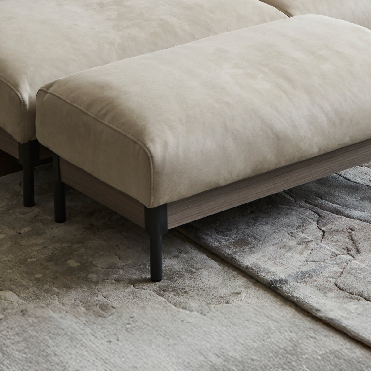 ロベルディ オットマン