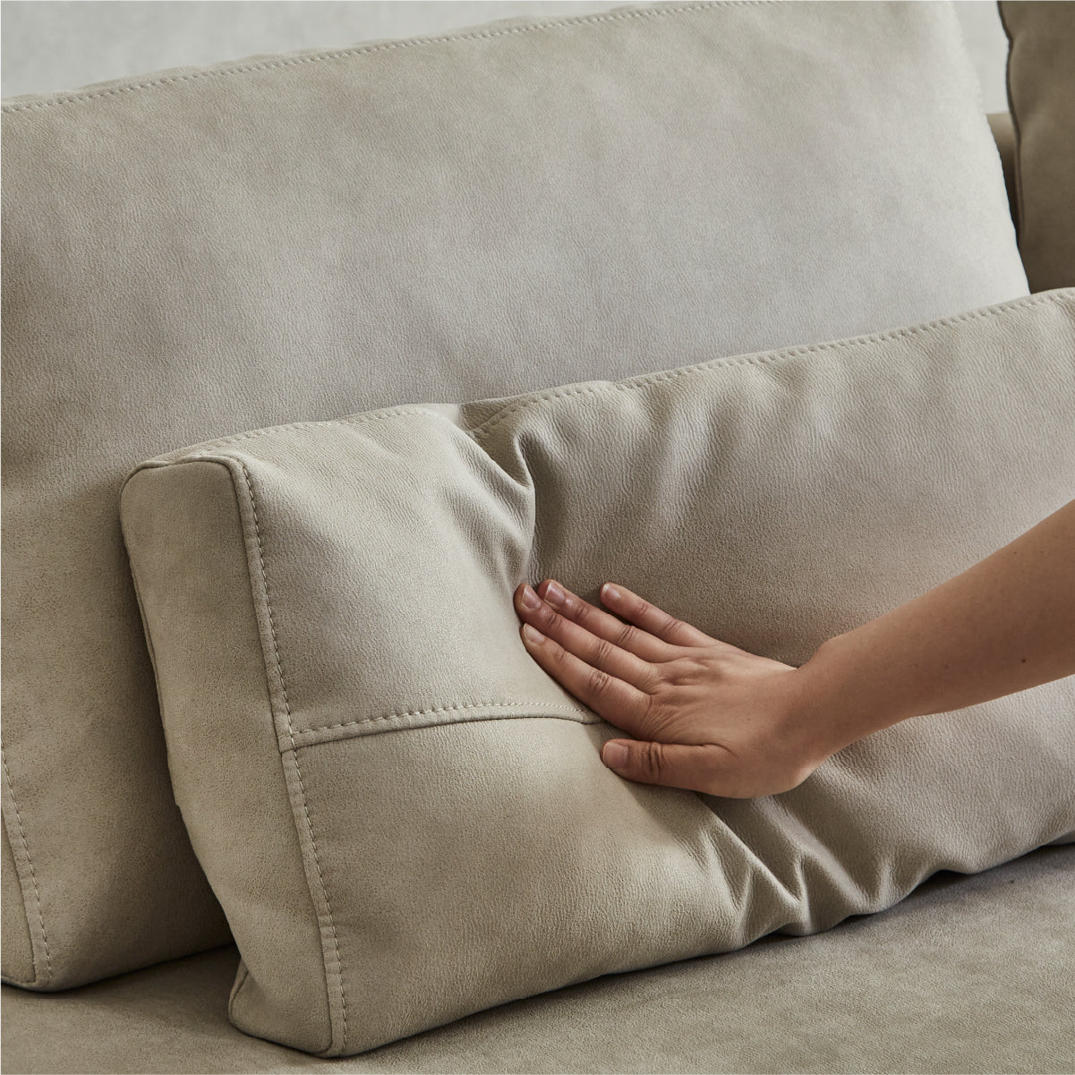 アデルーナ 2人掛けソファ 幅161cm