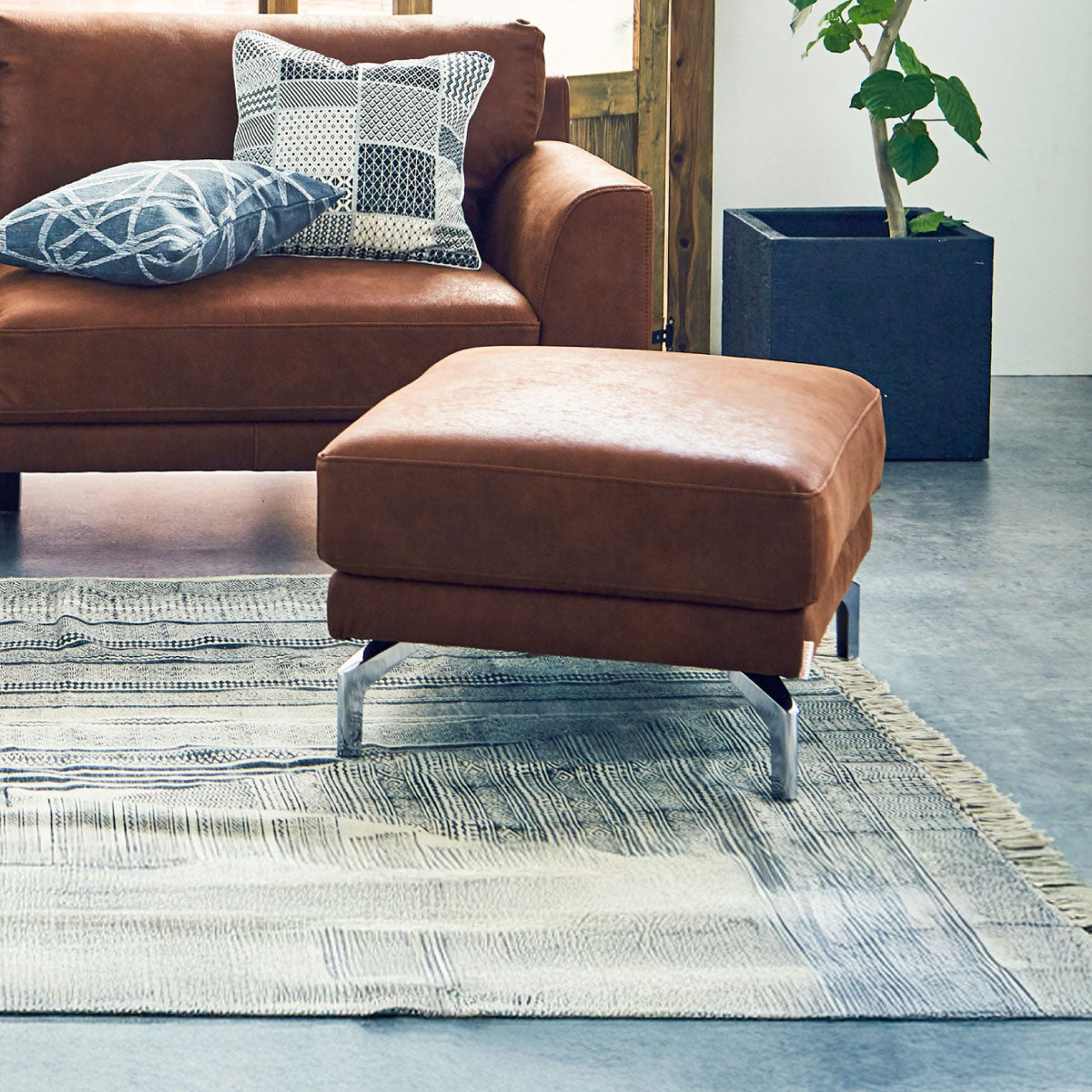 ロンバルディア オットマン