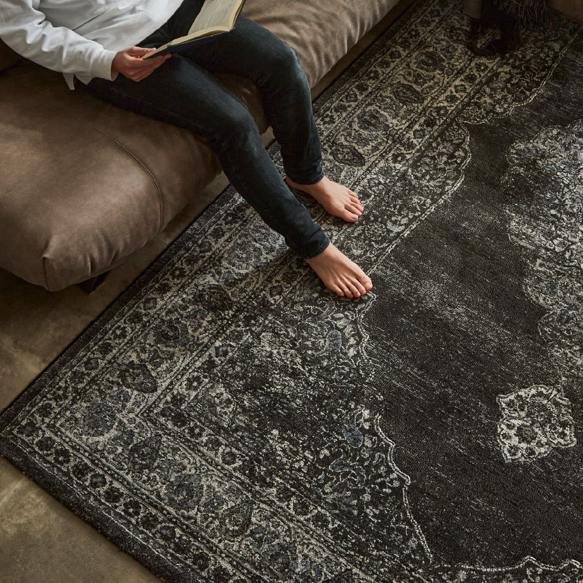 ラグ オーナメントダーク