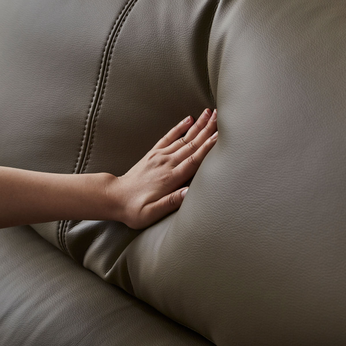 メーダ 3人掛けソファ 幅210cm