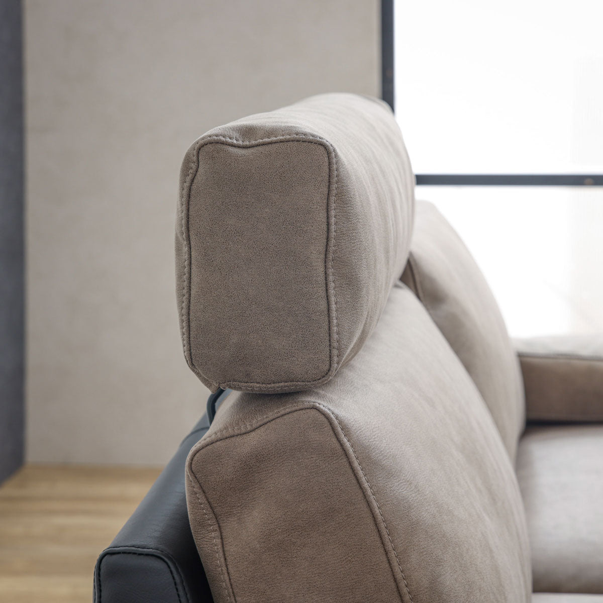 コルトーナ ヘッドレスト