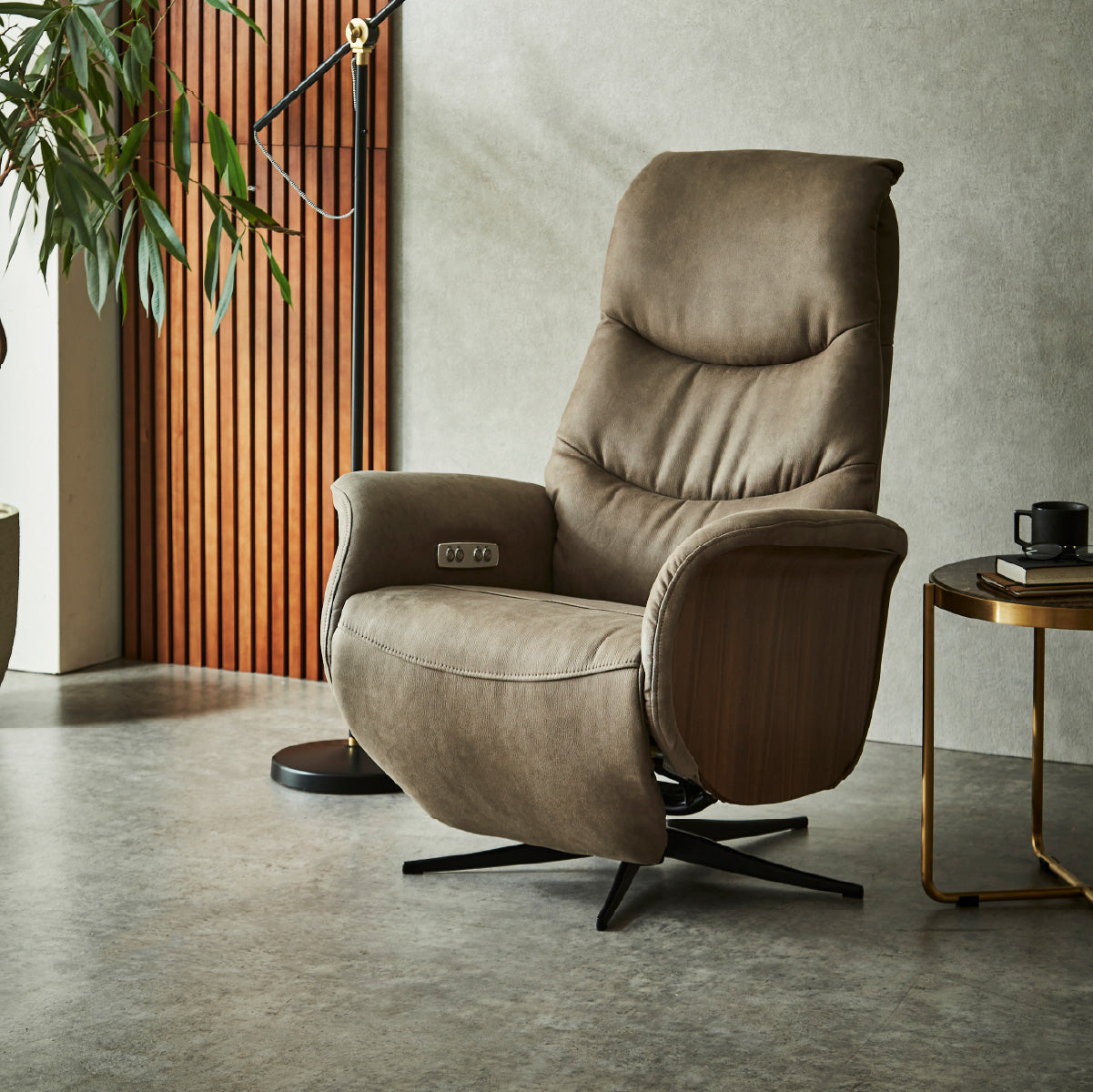 アストロ　電動パーソナルチェア　幅75cm