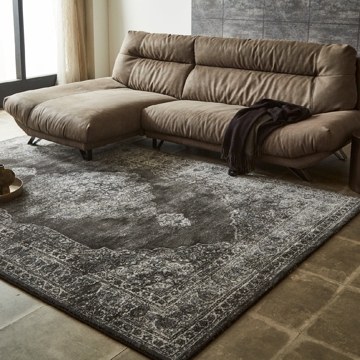 ラグ　オーナメントダーク