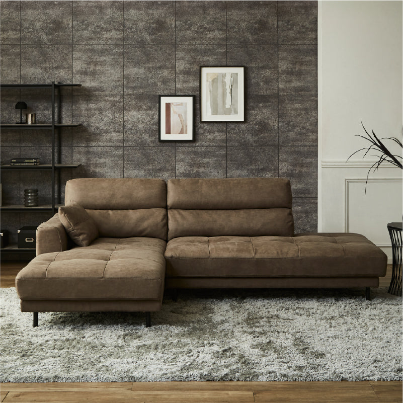 ラグジュアリーな雰囲気があり、ゆったりとしたくつろぎを叶えるダブルシェーズソファ「ディオラ」。