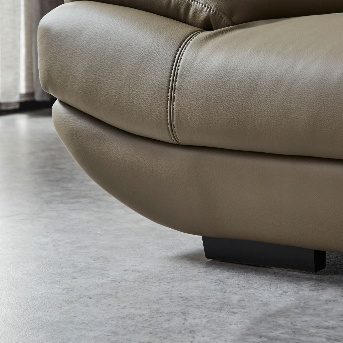 メーダ　3人掛けソファ　幅210cm