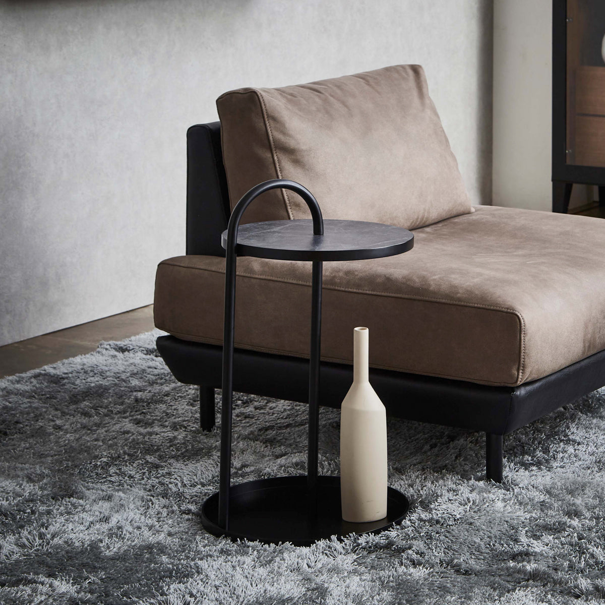 ドレア サイドテーブル ブラックストーン