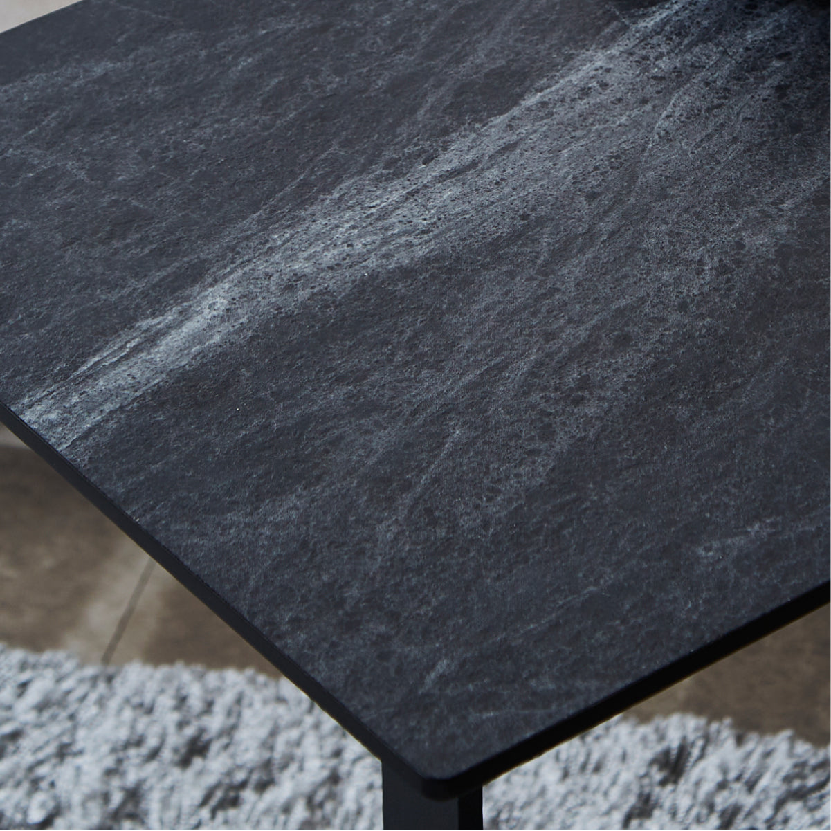 カルゴ　サイドテーブル　ブラックストーン