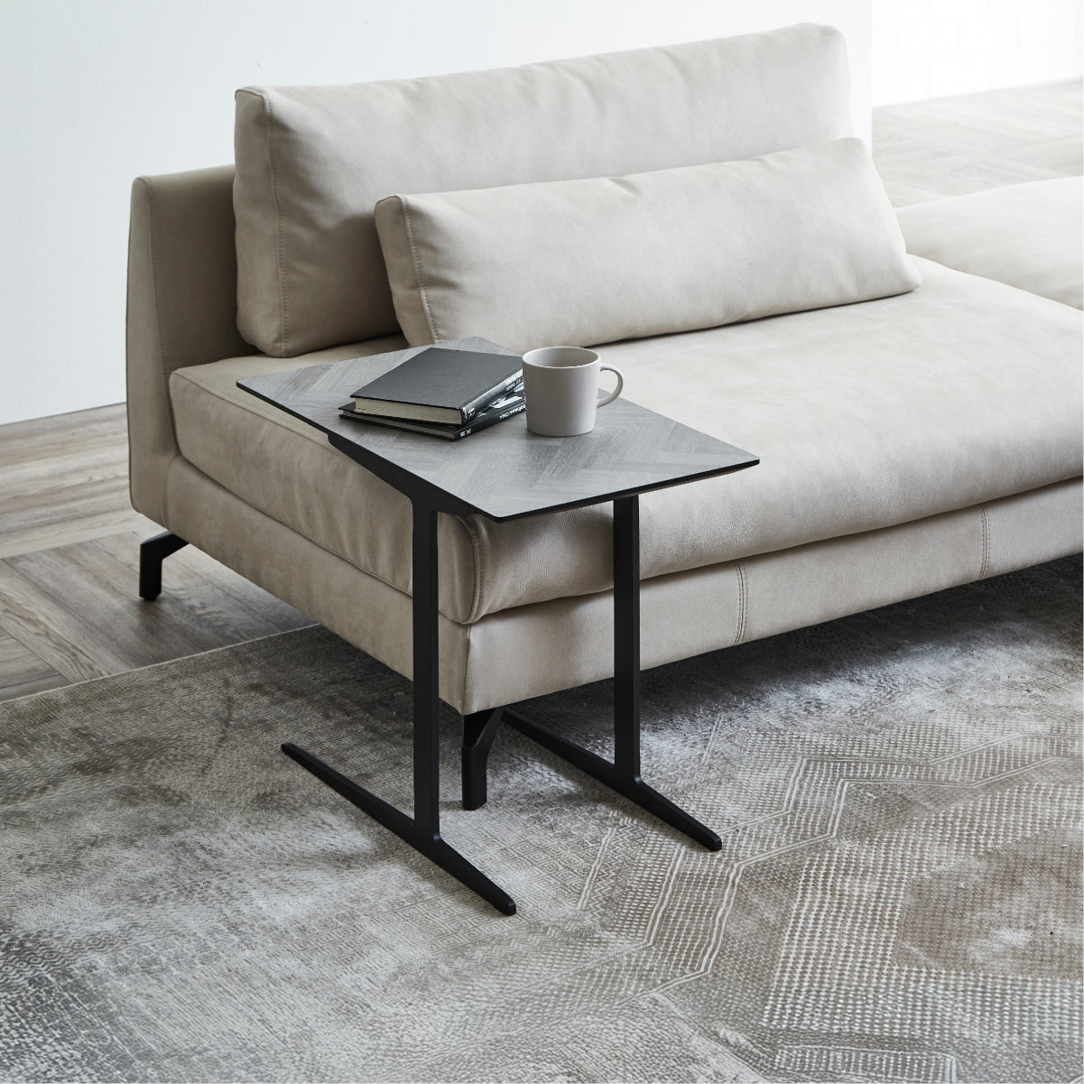 カルゴ　サイドテーブル　ヘリンボーンアッシュ