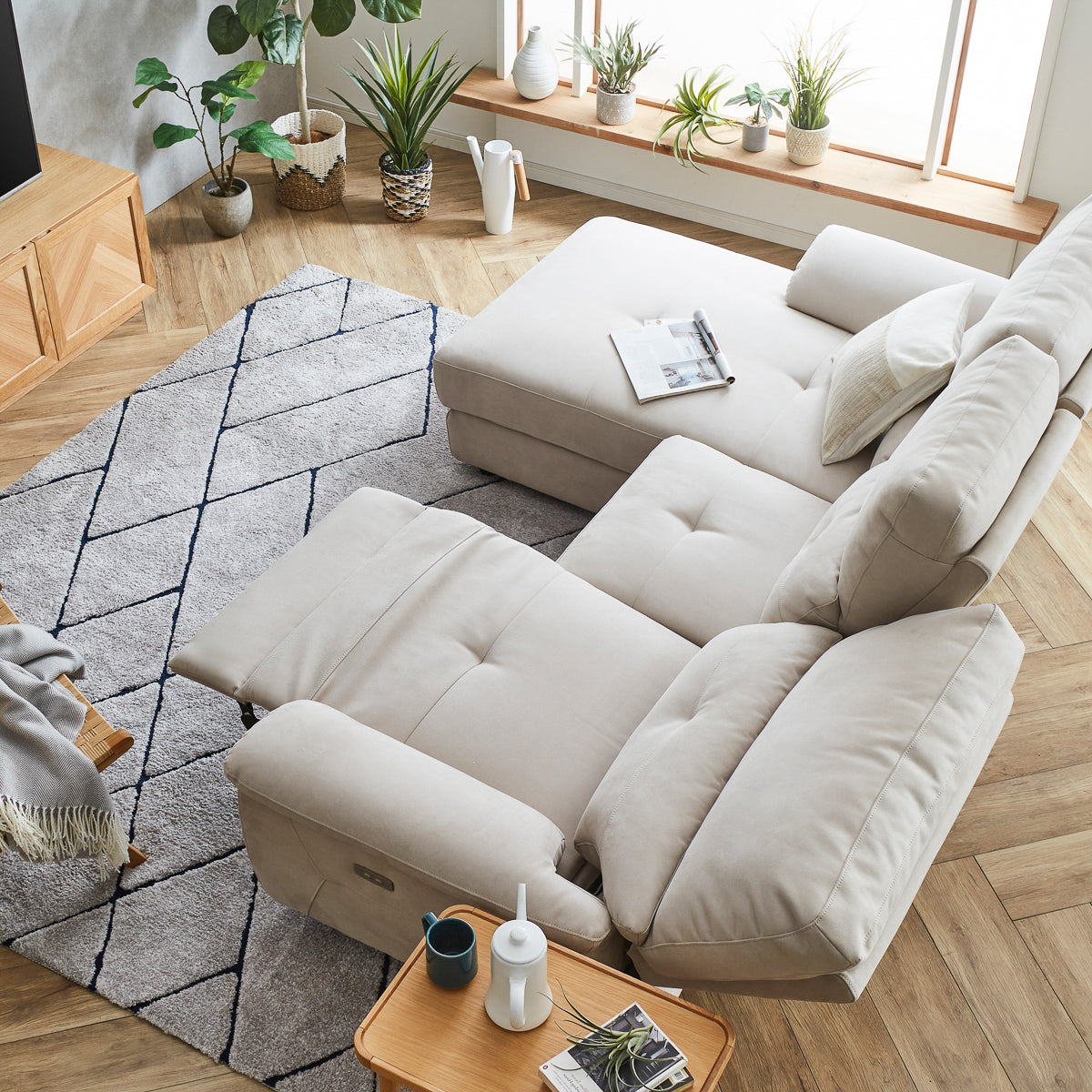 ドラゴ　右電動カウチソファ　幅242cm